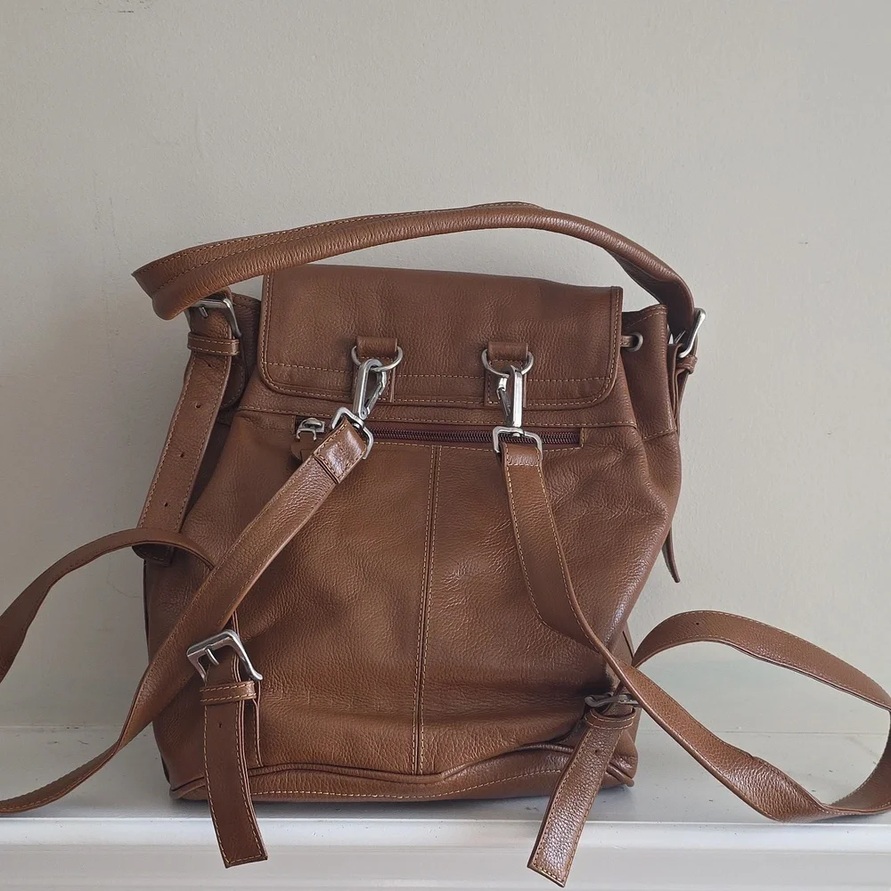 Two Pretty | Full Grain Leather Convertible Backpack - Picture 9 of 17